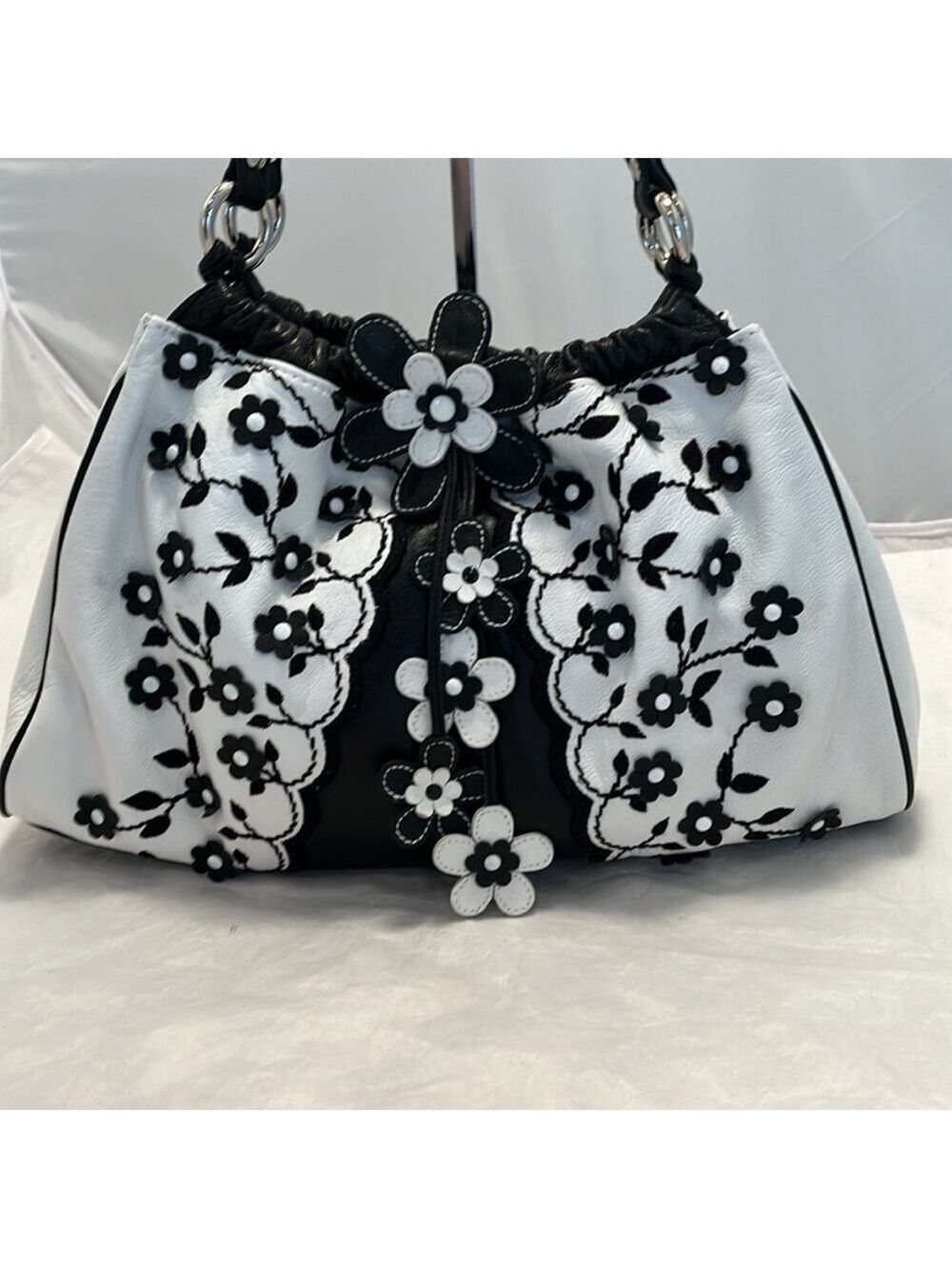 Isabella Fiore Flowers Satchel - Picture 2 of 16